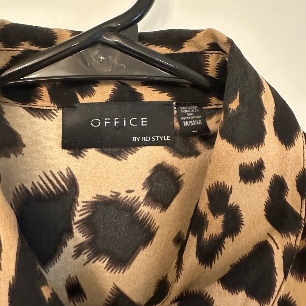Leopard button down blouse - Picture 3 of 3